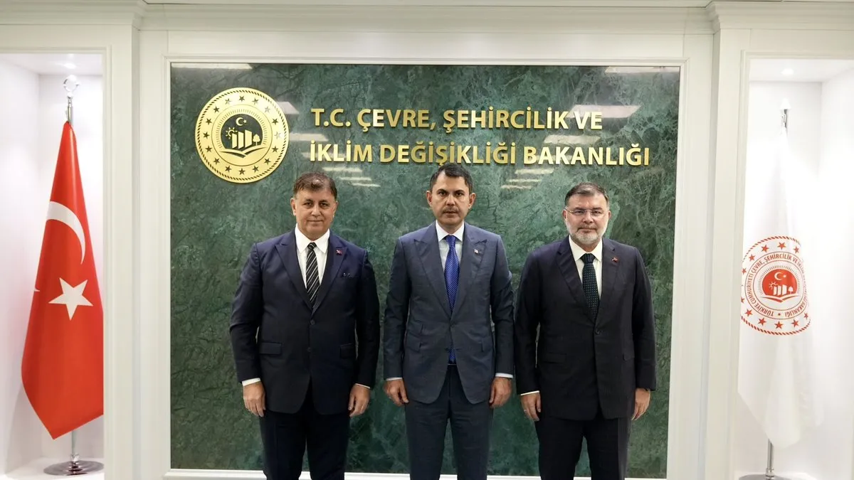 Bakan Kurum, Cemil Tugay’ı kabul etti: İzmir Körfezi’nin takipçisi olacağız