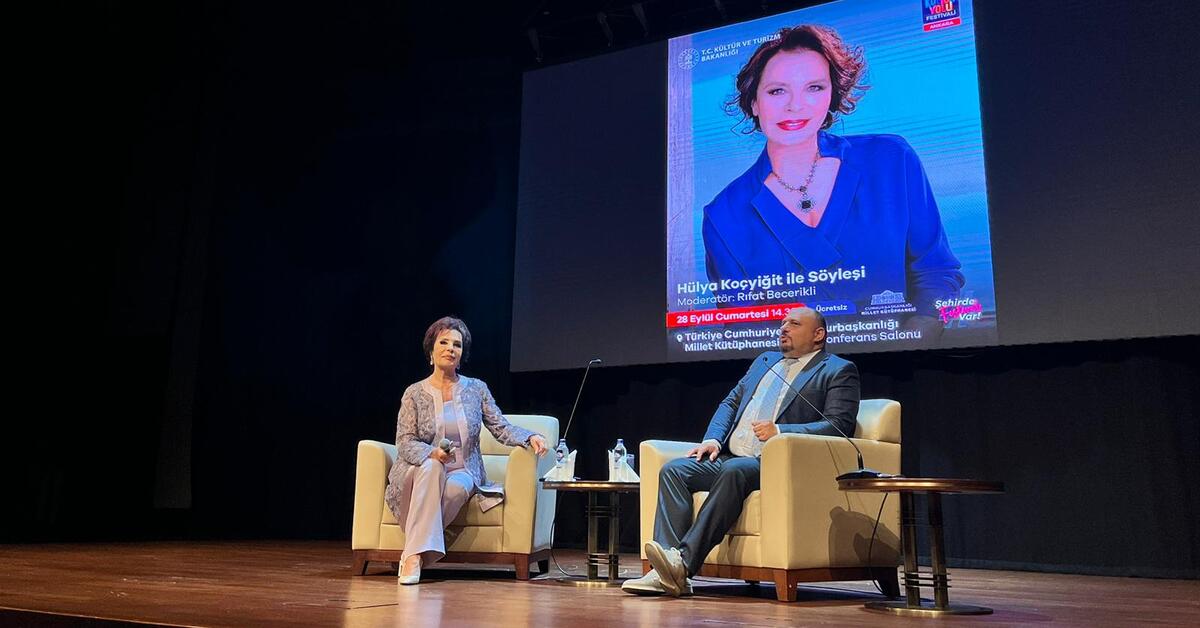 Hülya Koçyiğit, Ankara Kültür Yolu Festivali’nde sevenleriyle buluştu