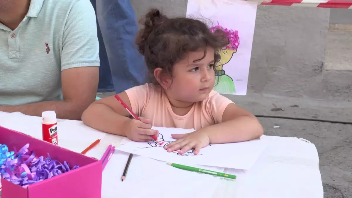Konak’ta ‘Mutlu Çocuklar Sokağı’ Etkinlikleri Büyüledi