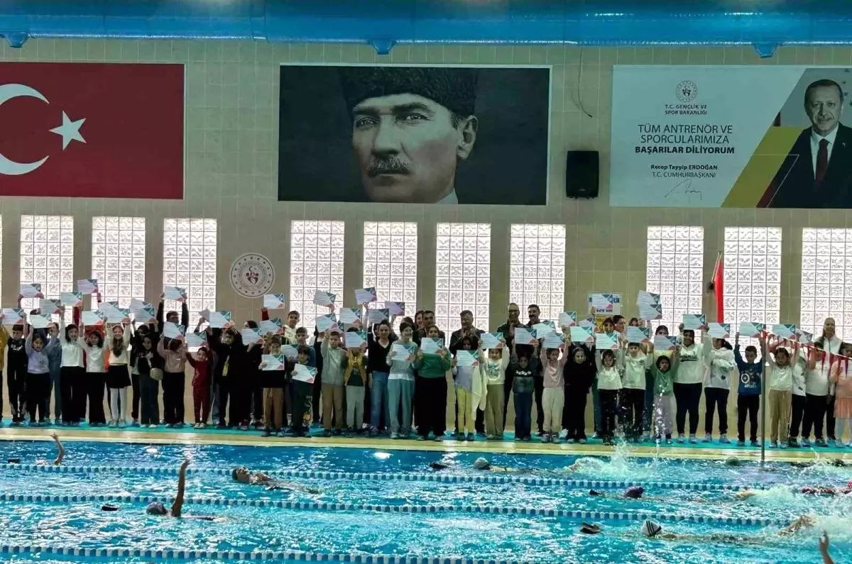 Aydın’da Yüzme Sertifikaları Dağıtıldı